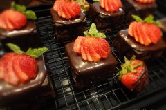 Chocolate-Cake-with-Strawberry-Apricot-Jam101