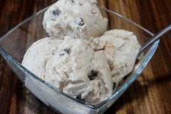 Cinnamon-Raisin-Swirl-Ice-Cream