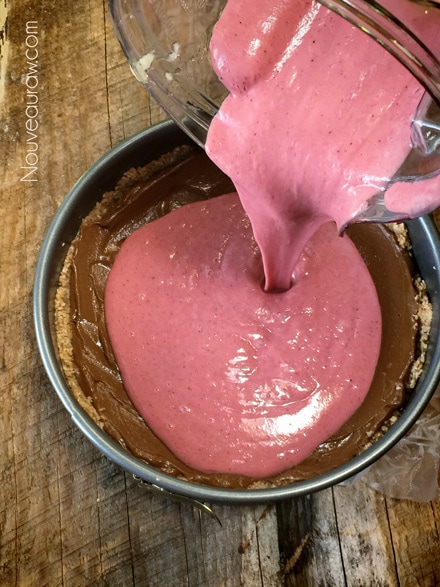 Pour the strawberry mix over the chocolate and evenly spread.
