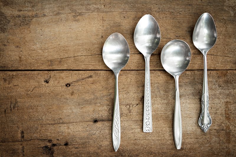 spoons-on-a-wooden-board