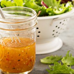 salad-dressing-in-a-mason-jar