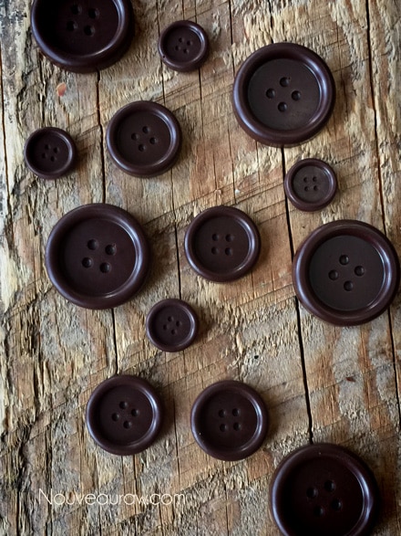 Button Shape Raw Chocolate Candies