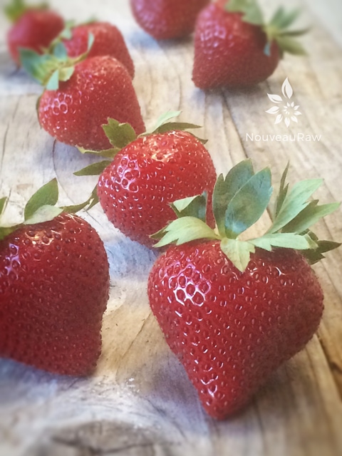 fresh strawberries to dip in raw vegan Mascarpone Cheese