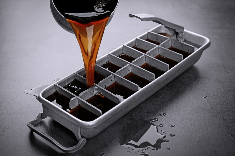 freezing-coffee-in-ice-cube-trays