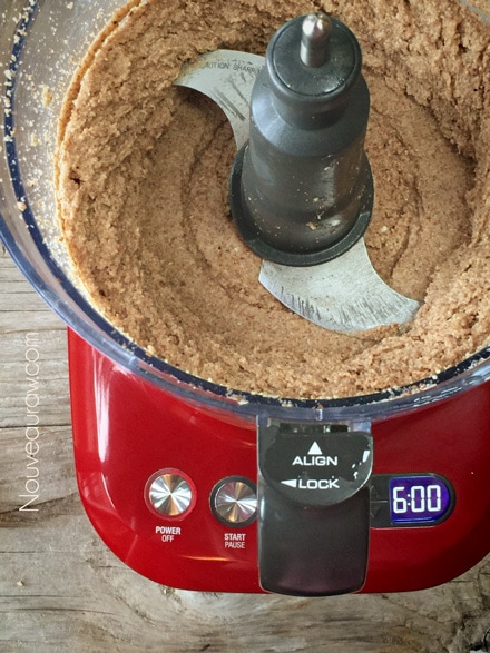 making almond butter 6 minutes