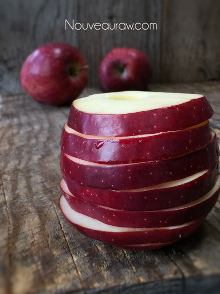 thick slices of apples stacked up