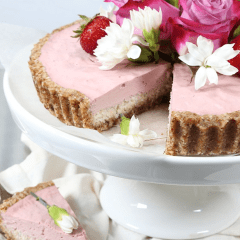 raw vegan strawberry cake