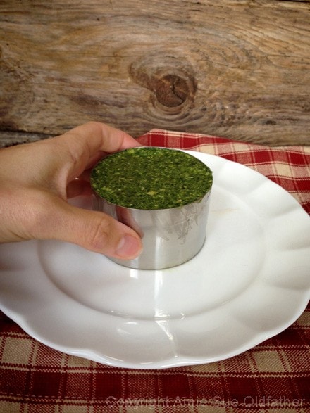 removing the ring from the Raw-Cilantro-and-Spinach-Cashew-Pesto