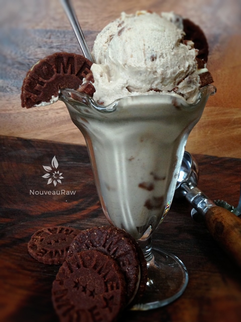 raw vegan Raw-E-O-Cookie Ice Cream served in an old fashion sundae glass