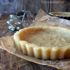 raw, vegan, gluten-free Vanilla Bean Sugar Cookie Crust