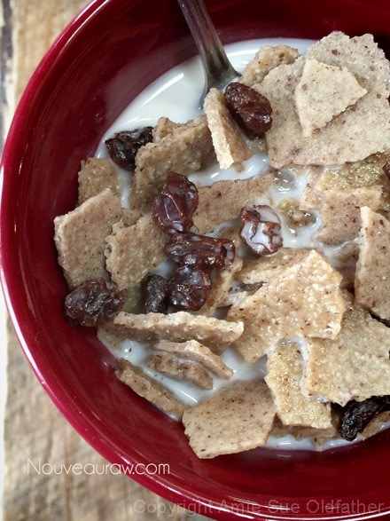 Once dried, break into flakes and immediately make up a bowl with Raw Nutty Raisin Bran Flakes