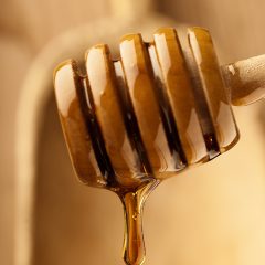 raw-honey-on-a-stick