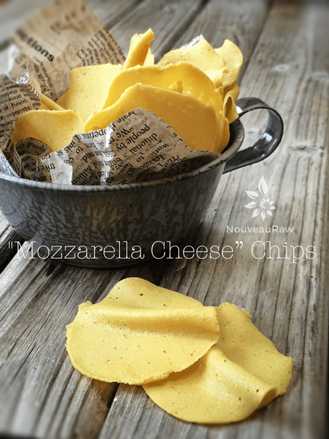 'Mozzarella-Cheese” Chips served in a tin cup