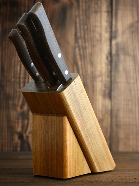 Please Stop Storing Your Kitchen Knives in a Big Wood Block