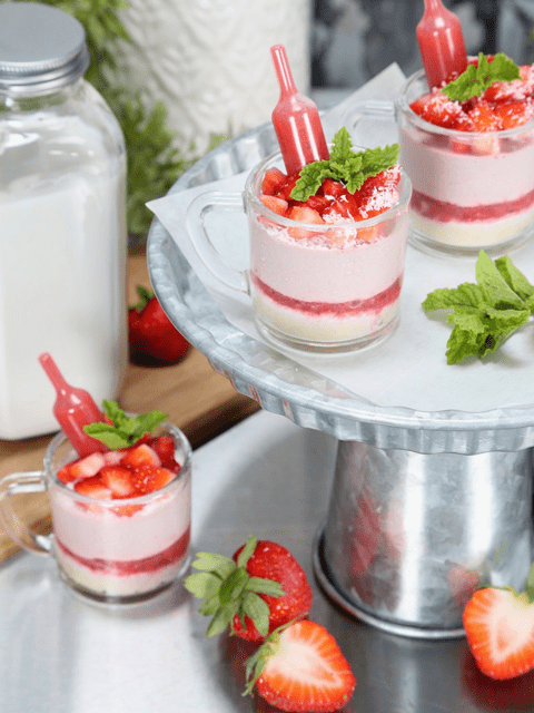Strawberry-Jam-Cheesecake-close-up