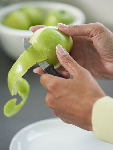 peeling-a-green-apple