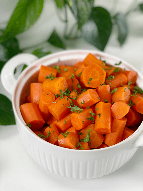 Instant Pot Steamed Carrots - Simmer to Slimmer