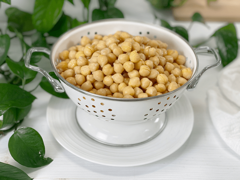 https://nouveauraw.com/wp-content/uploads/2020/04/chickpea-in-white-bowl.png