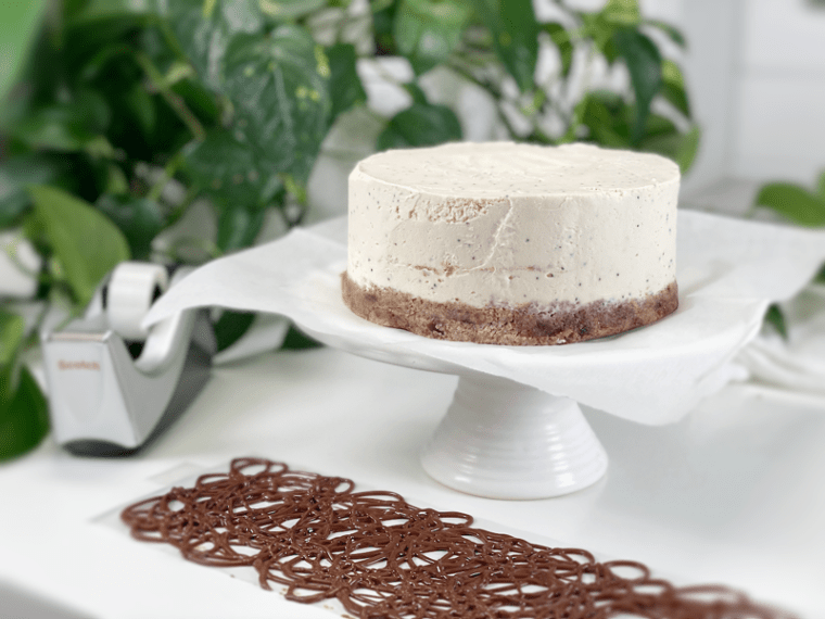 Chocolate Lace Collar Cake Decorating
